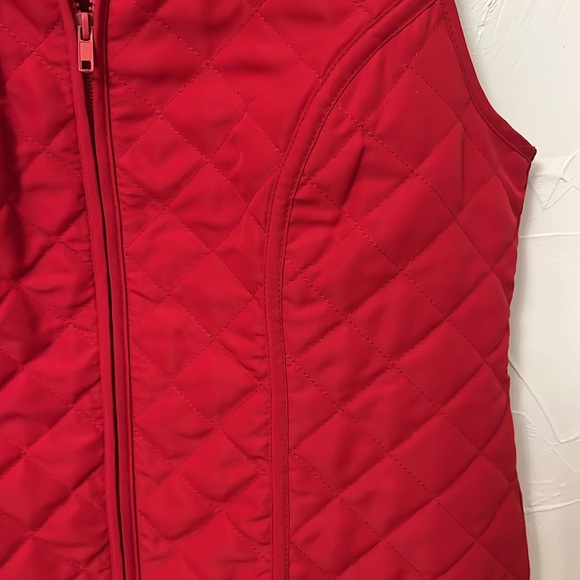 Red Faux Fur Collar Vest by I. N. Studio. REMOVABLE collar—Two Vests in One! - Picture 14 of 16